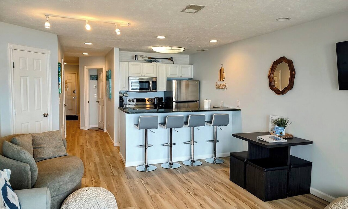Traverse City Condo | Beach Condo-Bay Bliss