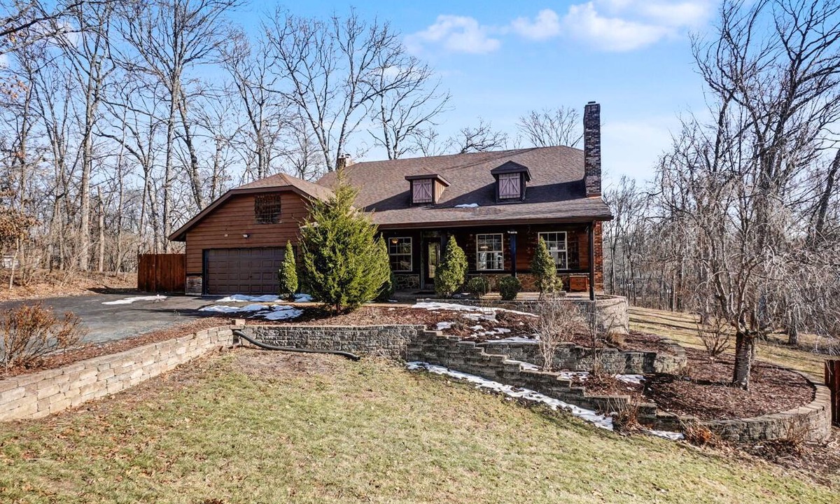 St. Charles House | Big St. Charles Gateway-Deer/Forest View