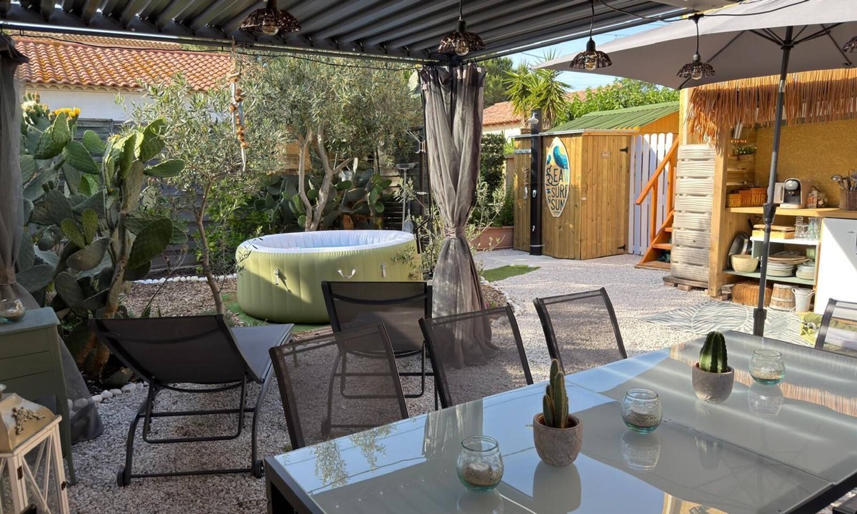 Marseillan Plage Apartment | Charming apartment with garden and jacuzzi 3 minutes from the beach