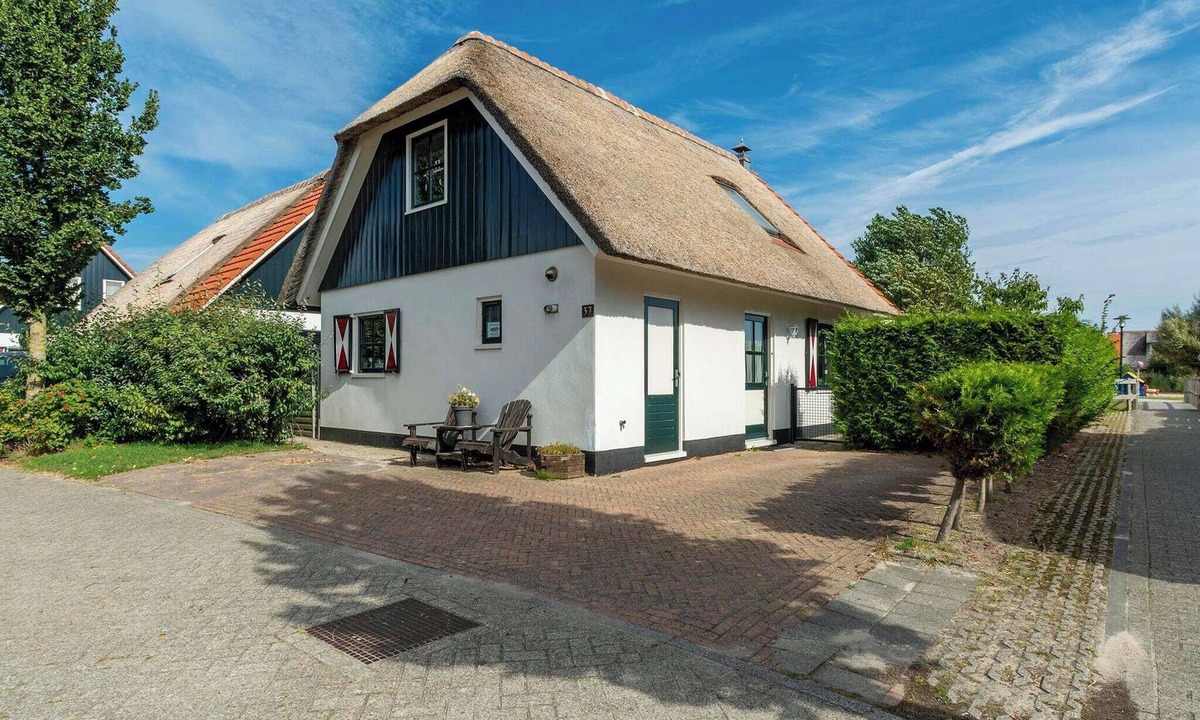 Abbestede Villa | Villa in Callantsoog near Beach & Sea
