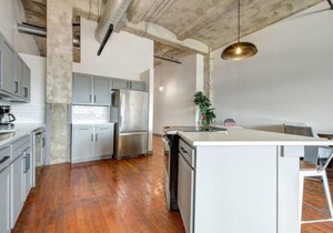 2BR 2BA Spacious Historic Loft With Gym by ENVITAE in Kansas City