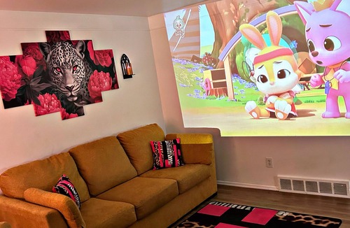 Taylor House | Beautiful Kid-Friendly Home In Taylor Close To Airport With Wi-Fi
