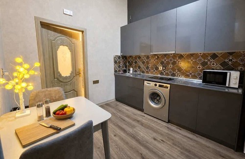 Sabayil Apartment | Central 1BR Near Boulevard & Old City