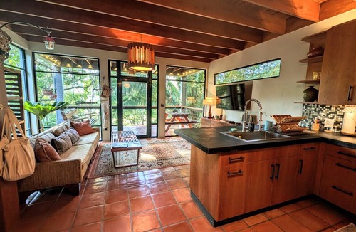 San Ignacio House | Hillside- river front home @ RiverHill