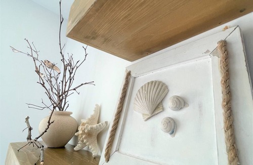 Alice Town Condo | Lovely Studio steps from the beach. Optional golf car rent