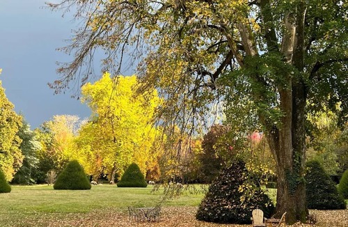 Lombron House | Luxury 5-star chateau bed and breakfast with private pool, services and housekeeping staff