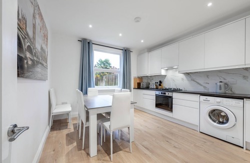 Cricklewood House | New Cricklewood Modern Home