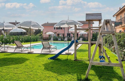 Artallo Apartment | Nice apartment for 4 guests with A/C, WIFI, pool, TV, terrace and pets allowed