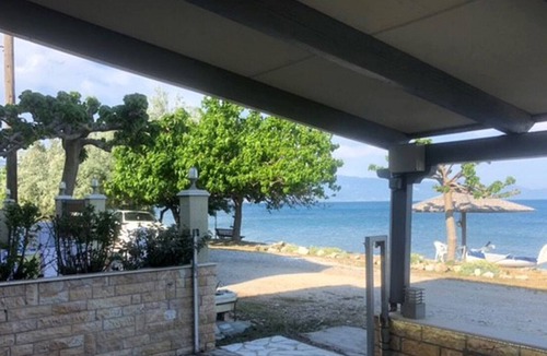 Gefira Mpania Apartment | Seafront Apt Kato Platanitis