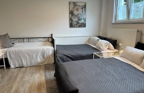 Ramersdorf House | Spacious and quiet 1-bedroom place in Munich. Fully equipped sleeps 7 guests!