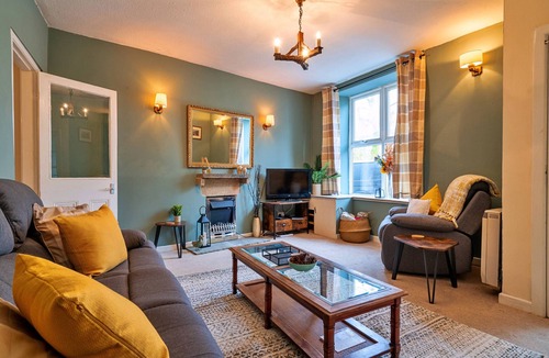 Tideswell Cottage | Stonelea