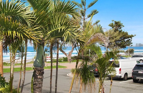 Tugun House | Tugun Beach House - Pet Friendly & Perfect for Families!
