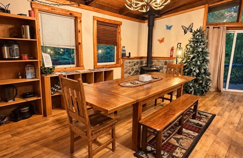 Jay House | Unique Rustic Ski/Tree House - Game room, Hot tub & Sauna