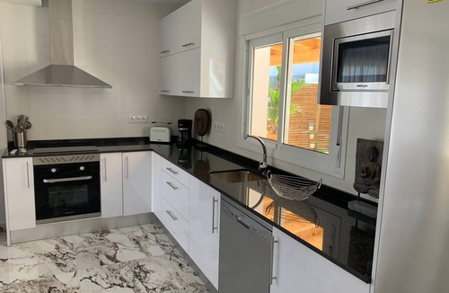 Mezquitilla House | Villa Isabel, Relax Cerca de la Playa con Piscina Privada