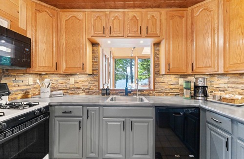 Lake George House | Waterfront 5 BR Home with Dock Slip