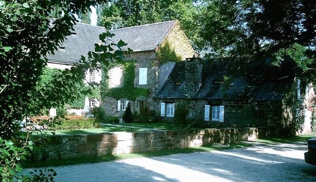 18th Century mill, nice furnishing and decoration by the river in Dampniat