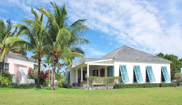 2 Bed 2 Bath Waterfront House located in Schooner Bay, Abaco in Crossing Rocks