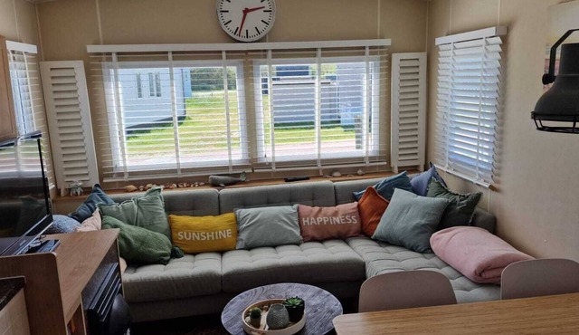 2 minutes from the beach! Mobile home Duingras Ameland in Nes