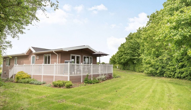 3 bedroom accommodation in Mercia Marina, Willington in Derby