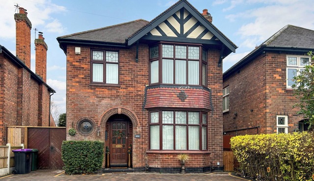 4 bedroom accommodation in West Bridgford, near Nottingham in Nottingham