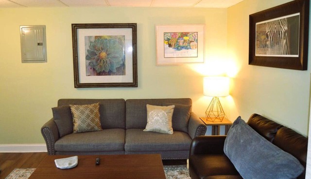 A Delightful and Cozy Two-Bedroom Apartment in Grand Forks