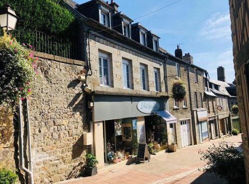 A La Maison - hébergement de luxe in Domfront
