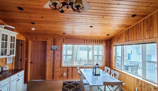 Acorn Landing: Fall Lakefront Retreat, Long Lake, Near Mackinac, Sleeps 12 in Cheboygan