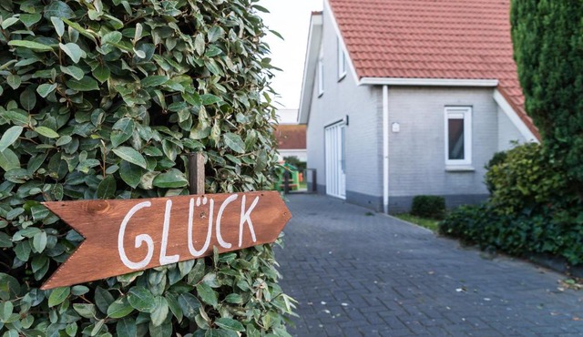 Aloha Beach House in Scharendijke