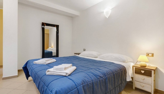 Apartment 'Casa Chicken2 -Mare, Monti E Bikers' with Mountain View, Shared Pool and Wi-Fi in Bardino Vecchio