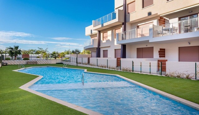 Apartment 'Michael' with Shared Pool, Wi-Fi and Air Conditioning in Torre de la Horadada
