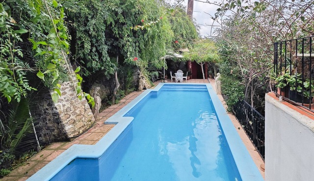 Apartment 'Navila Palmera' with Shared Pool, Wi-Fi and Air Conditioning in Eivissa