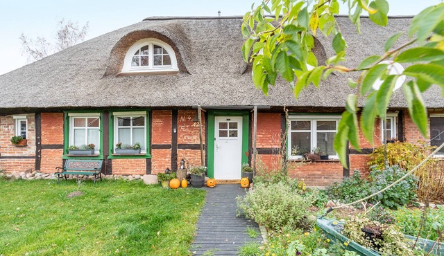 Apartment 'Peace and Nature' with Private Garden and Wi-Fi in Demmin