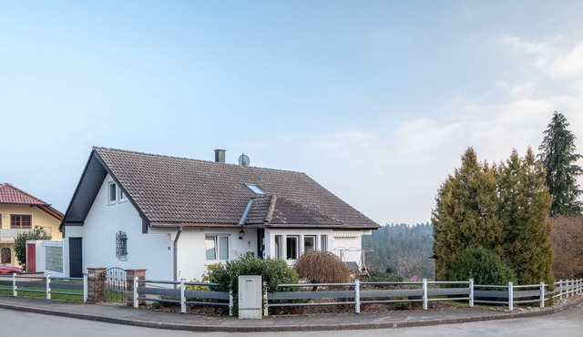 Apartment 'Pia' with Balcony and Wi-Fi in Herzogsweiler