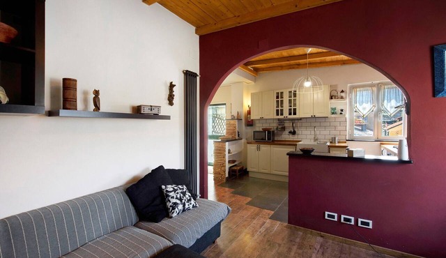 Apartment 'Romantica E Accogliente' with Private Terrace, Balcony and Wi-Fi in Savona
