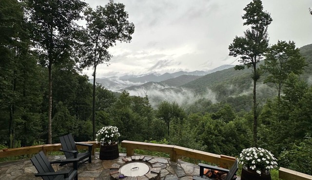 Appalachian Rainforest Oasis- breathtaking views surrounded by National Forest in Barnardsville