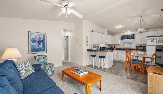 Assateague Pointe 2 br/1 ba 2 outdoor pools -in WOC. in Berlin