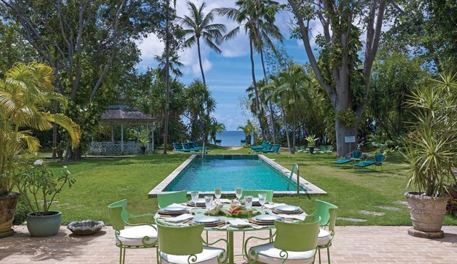Beachfront Bliss Getaway with Pool - Nelson Gay (9 bed) in Battaleys