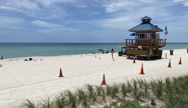 Beachfront condo in Miami! in Sunny Isles Beach