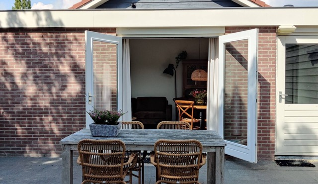 Beautiful detached house in an oasis of calm, close to beach and sea. in Koudekerke