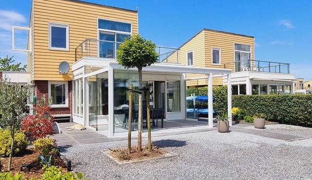 Beautiful holiday home with various extras such as an extended bedroom on the ground floor, veranda in OUDE-TONGE