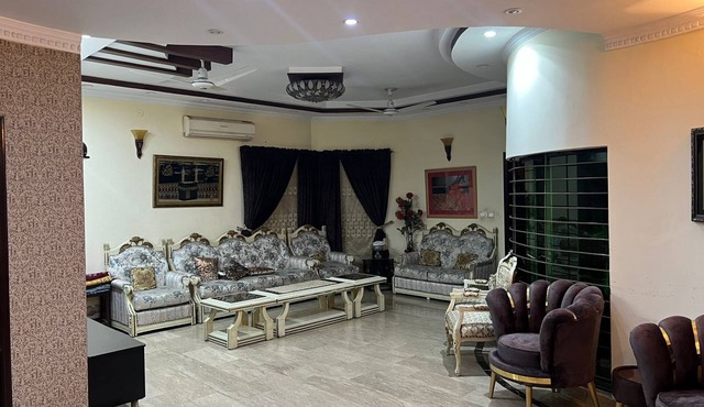 Beautiful Independent House Portion in DHA Lahore in Lahore