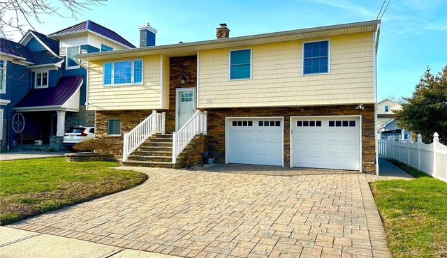 Belmar Shore House by the Sea! 1.5 Blocks to Beach with 6 badges & Parking in Belmar