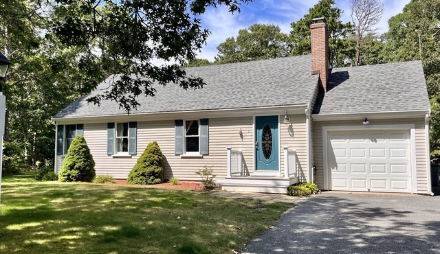 Bike path, large yard, AC, near bike path and Nickerson in Brewster