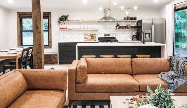 Blackbear Lodge - Luxury Cabin, Kid-Friendly in Chichester