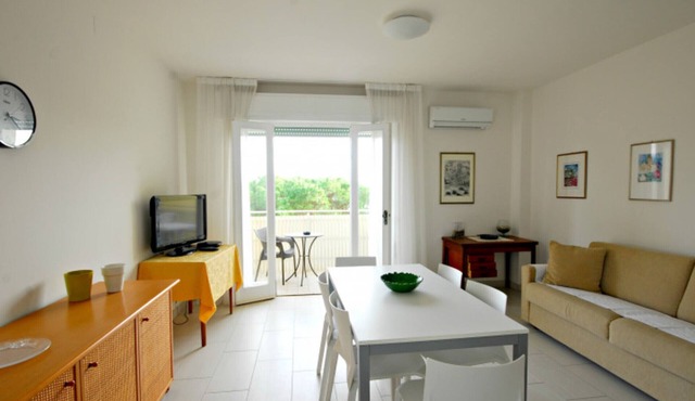 Bright apartment with sea view in Lignano Sabbiadoro