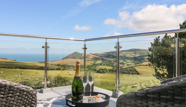 BUDDICOMBE HOUSE, pet friendly, with open fire in Combe Martin in Ilfracombe
