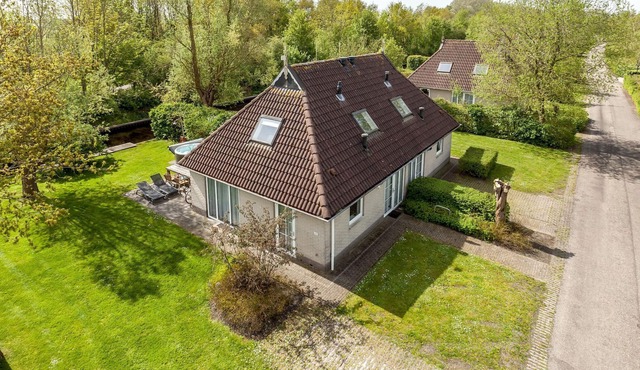 Bungalow in Friesland with Outdoor Spa in Friesland