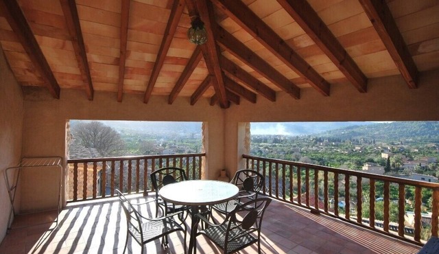 Ca'n Ferru. Old house renovated in Biniaraix overlooking the valley in Soller