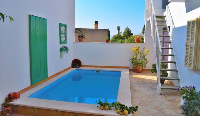 Can Cantino 213 fantastic village house with private pool, air conditioning, terrace, barbecue and WiFi in Santa Margalida