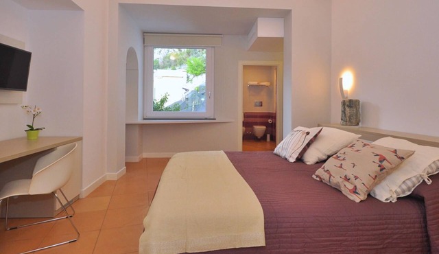 Casa Mao - ID 3309 - One Bedroom Hotel, Sleeps 2 in Amalfi